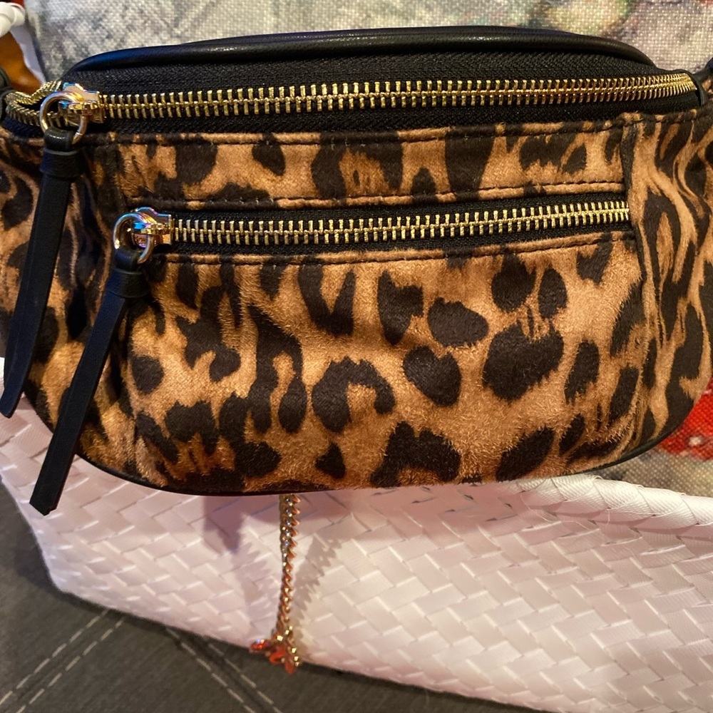 Express waist bag ❤️🖤 in leopard 🐆